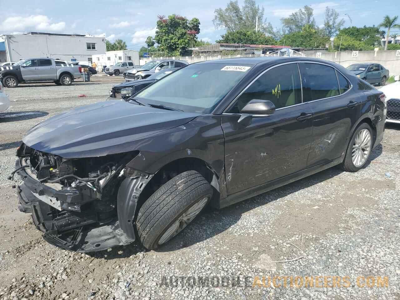 4T1B11HK0JU034317 TOYOTA CAMRY 2018