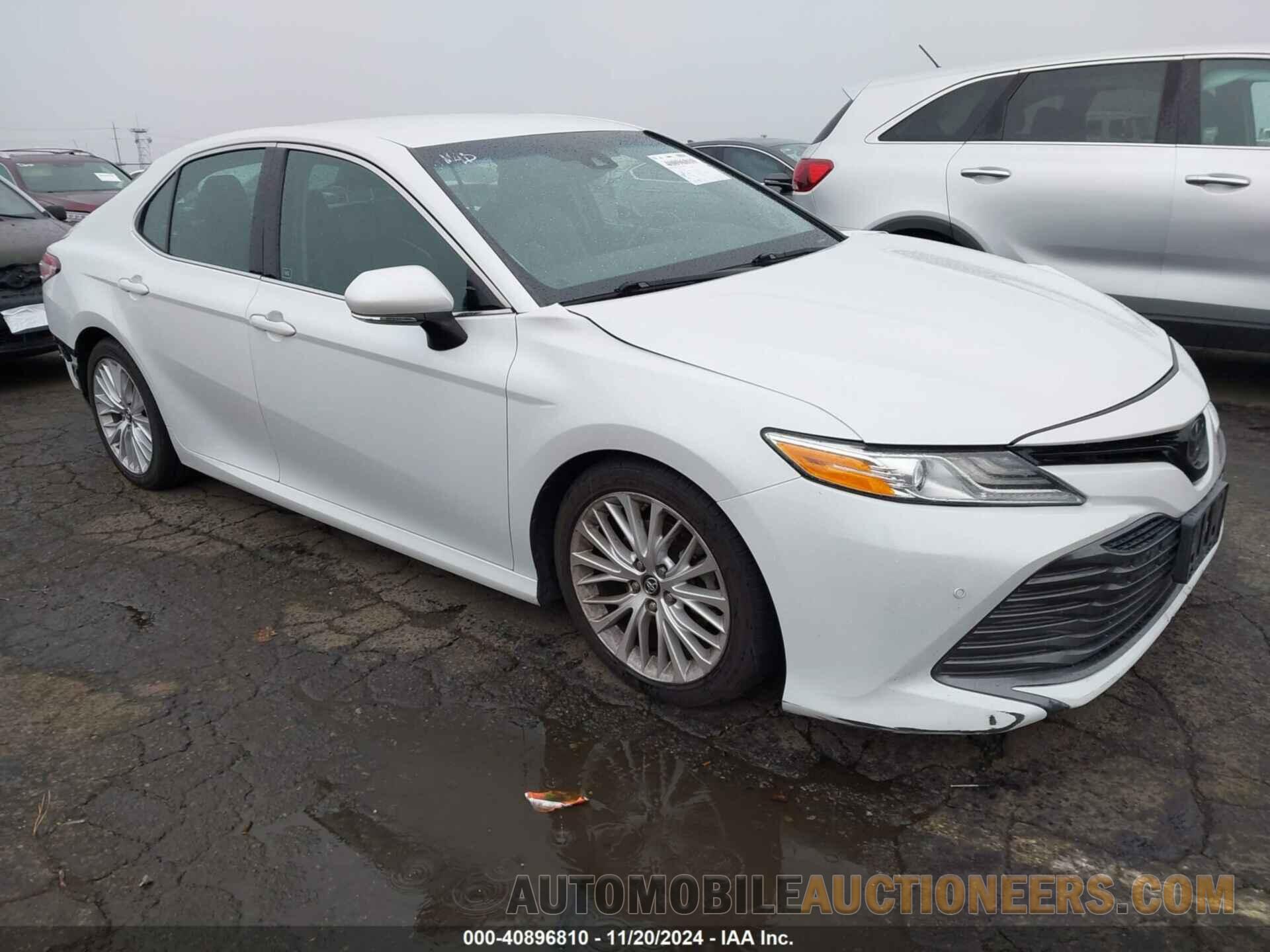 4T1B11HK0JU036424 TOYOTA CAMRY 2018