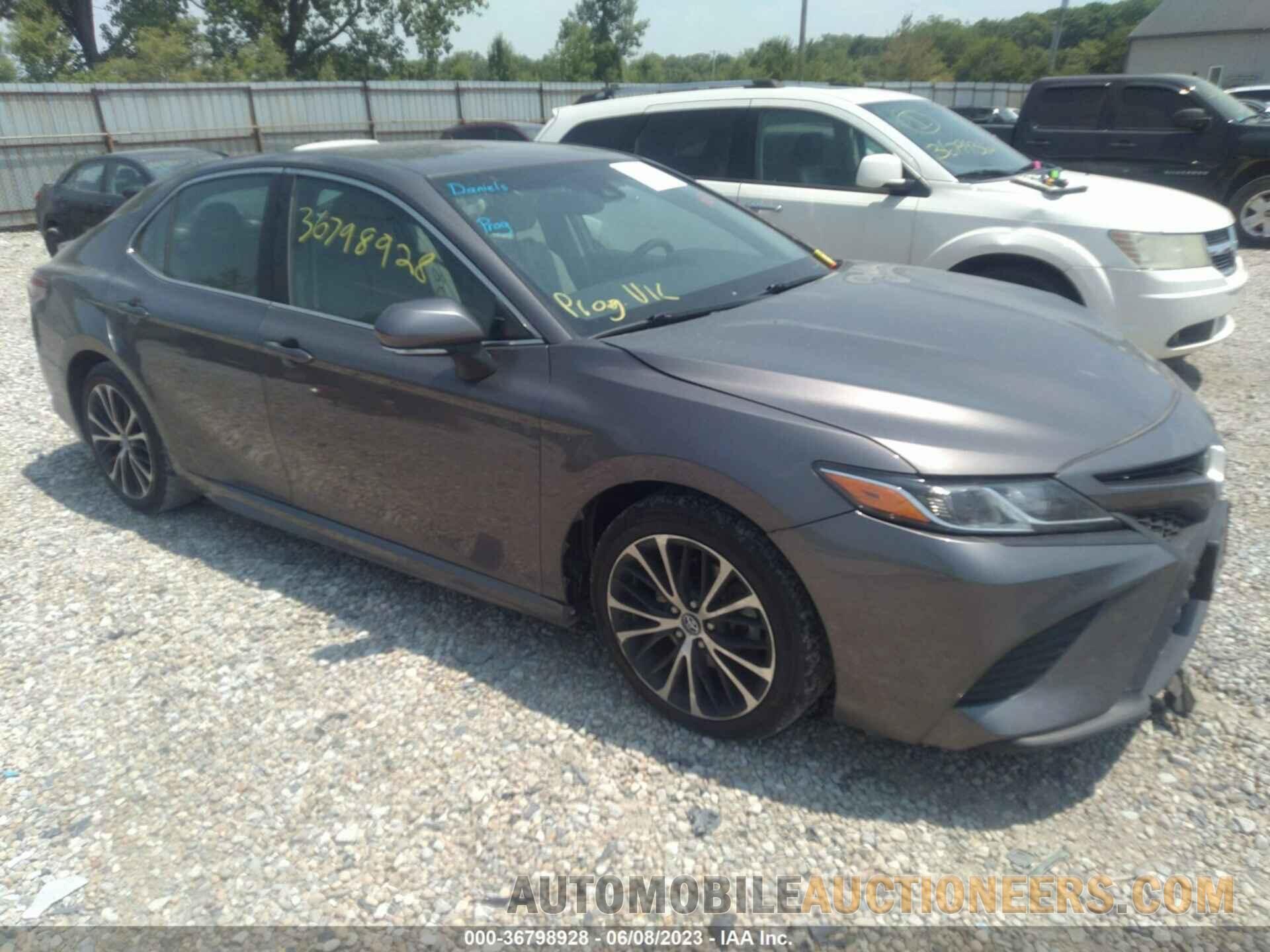 4T1B11HK0JU036570 TOYOTA CAMRY 2018