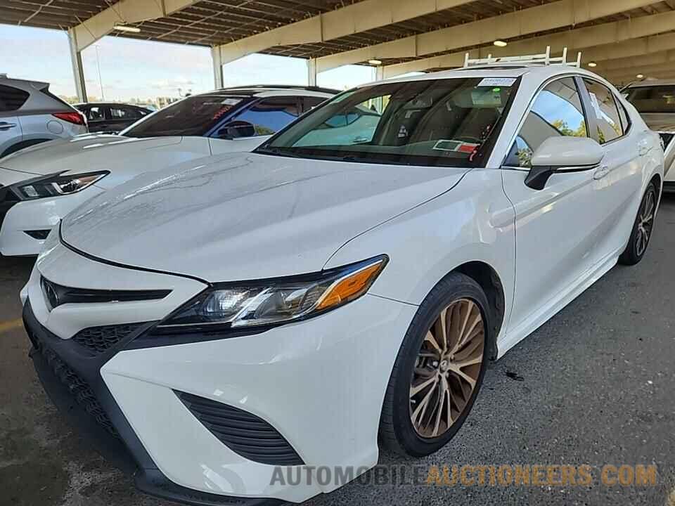 4T1B11HK0JU047097 Toyota Camry 2018