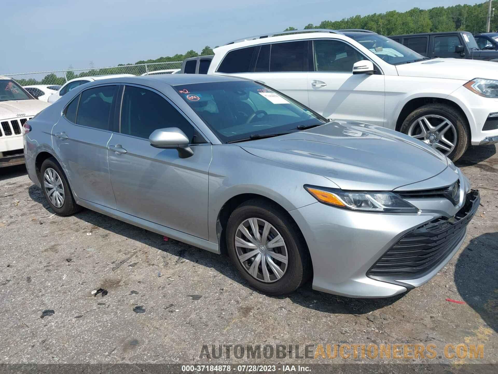 4T1B11HK0JU047424 TOYOTA CAMRY 2018