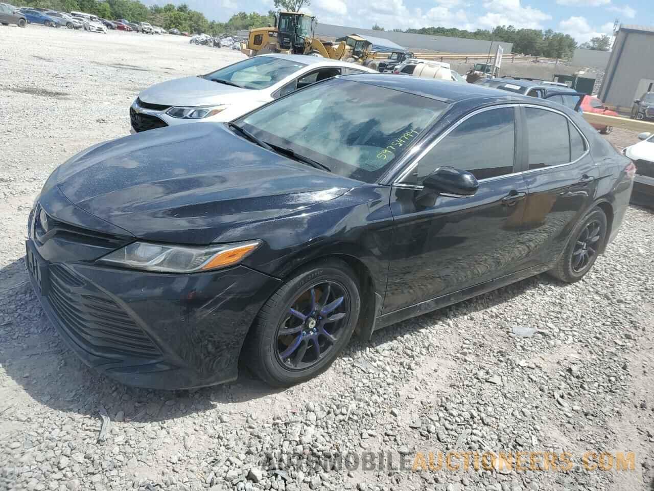 4T1B11HK0JU049903 TOYOTA CAMRY 2018