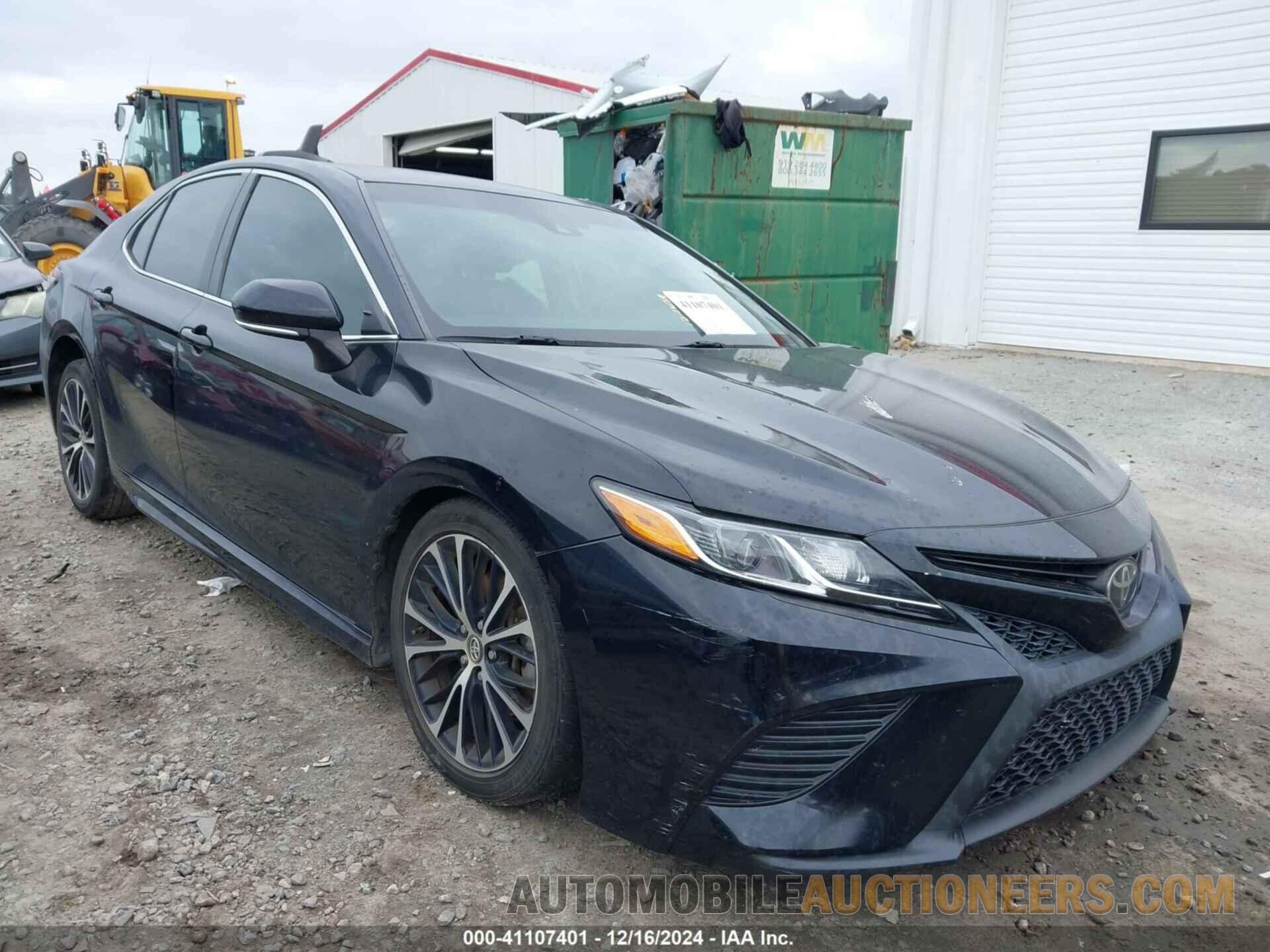 4T1B11HK0JU055605 TOYOTA CAMRY 2018