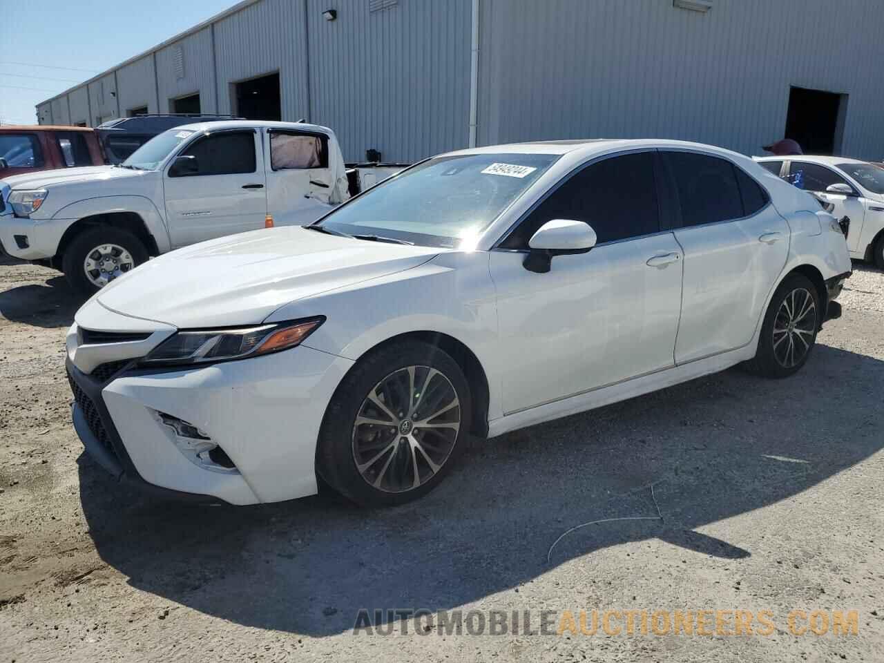 4T1B11HK0JU059220 TOYOTA CAMRY 2018