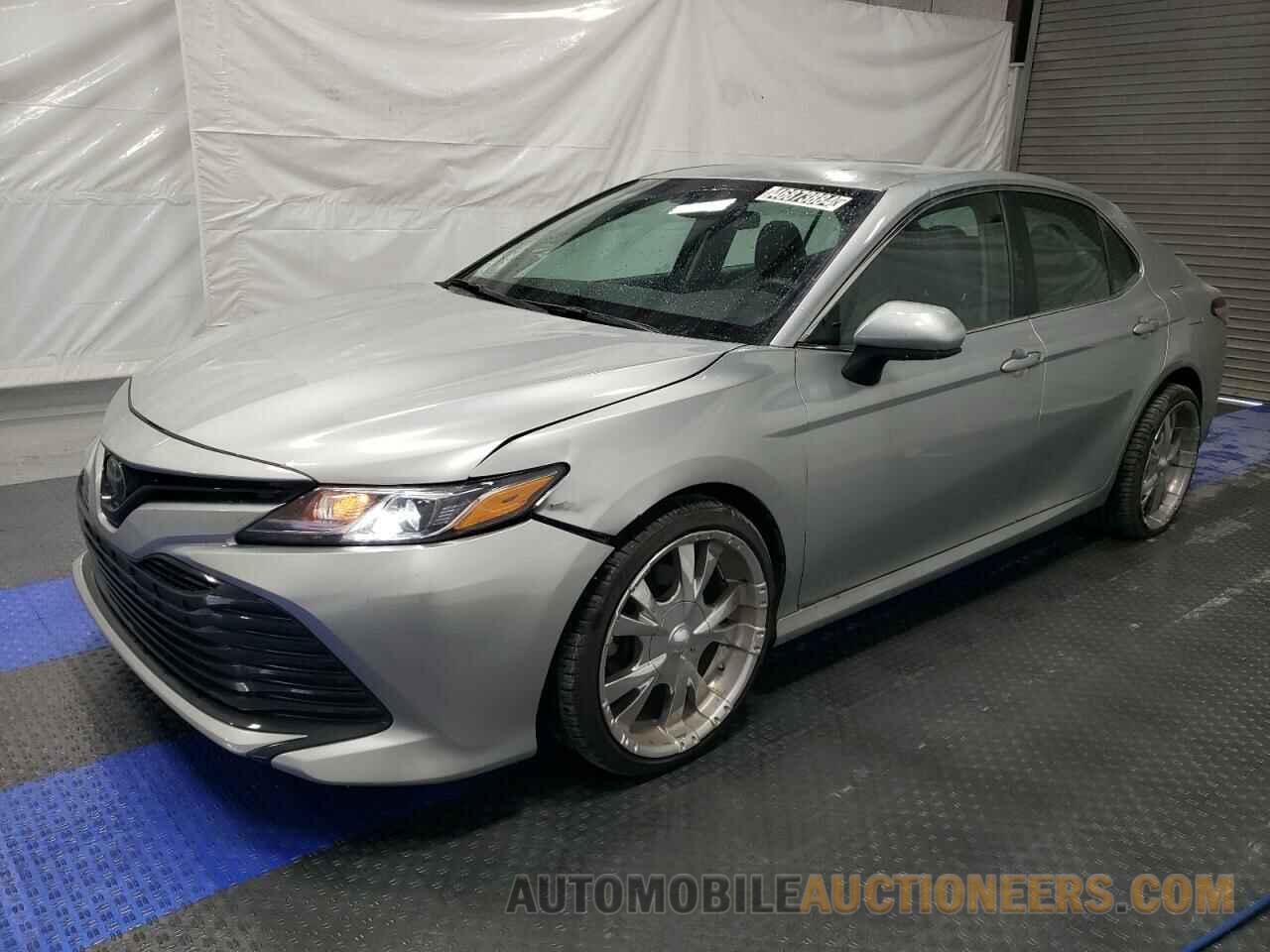 4T1B11HK0JU060061 TOYOTA CAMRY 2018