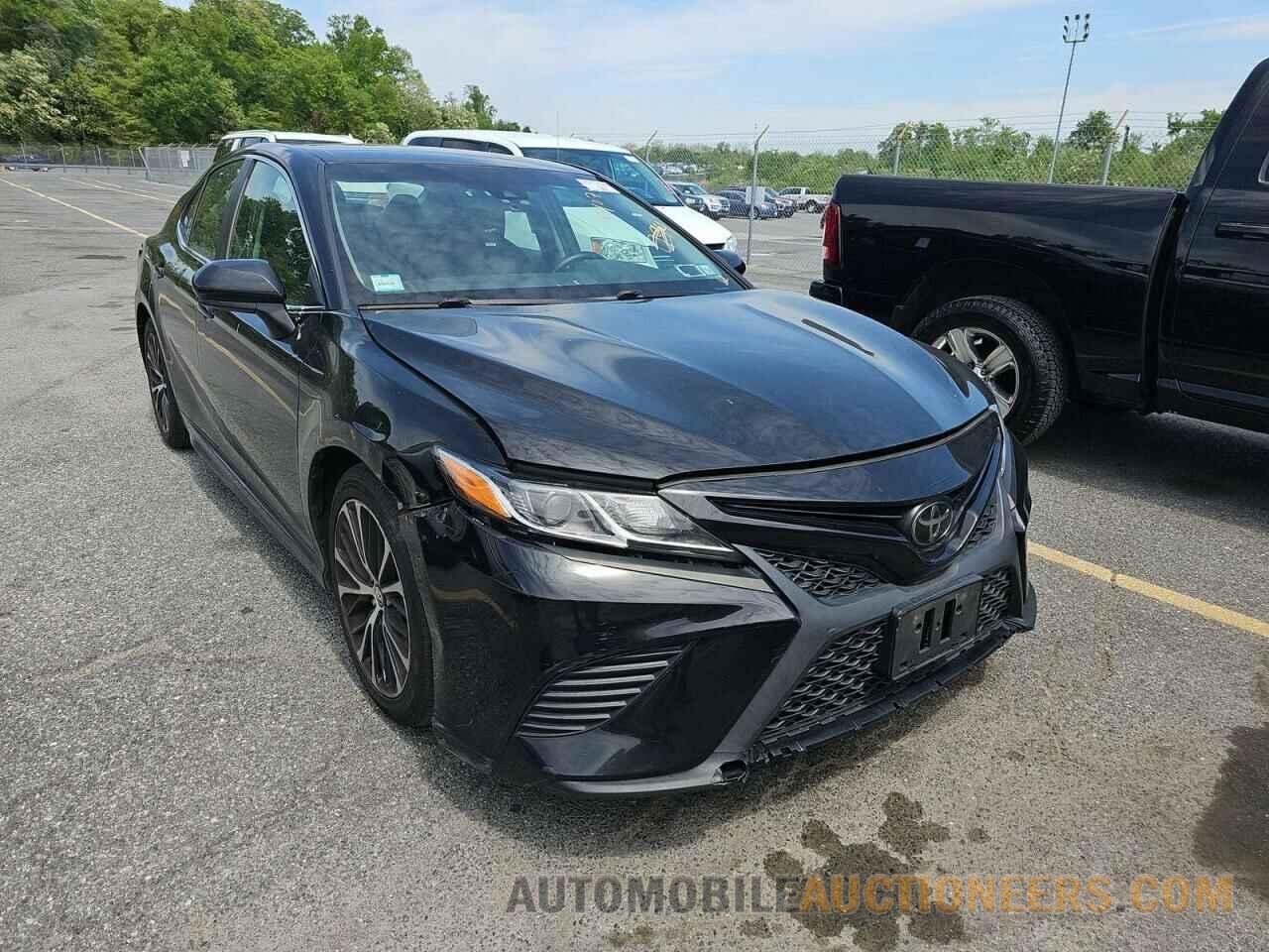 4T1B11HK0JU062456 TOYOTA CAMRY 2018