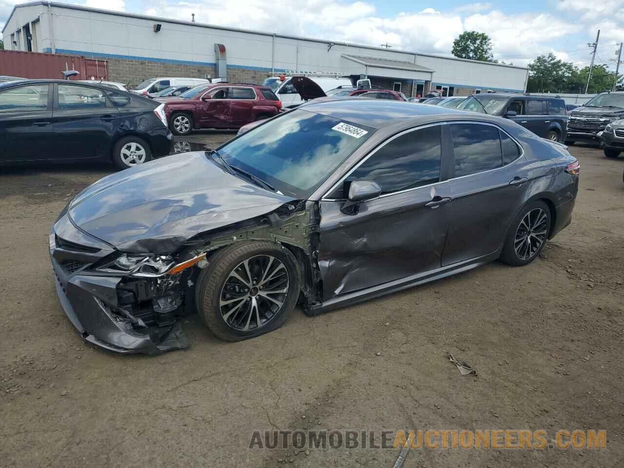 4T1B11HK0JU064921 TOYOTA CAMRY 2018