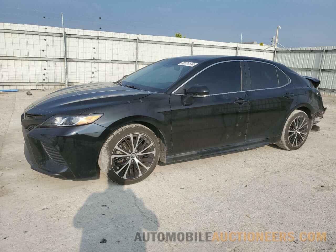 4T1B11HK0JU065096 TOYOTA CAMRY 2018