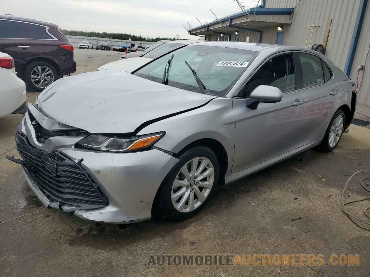 4T1B11HK0JU067365 TOYOTA CAMRY 2018