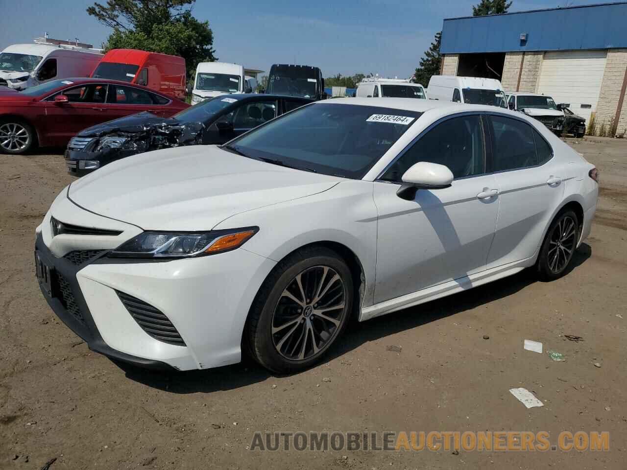 4T1B11HK0JU072775 TOYOTA CAMRY 2018