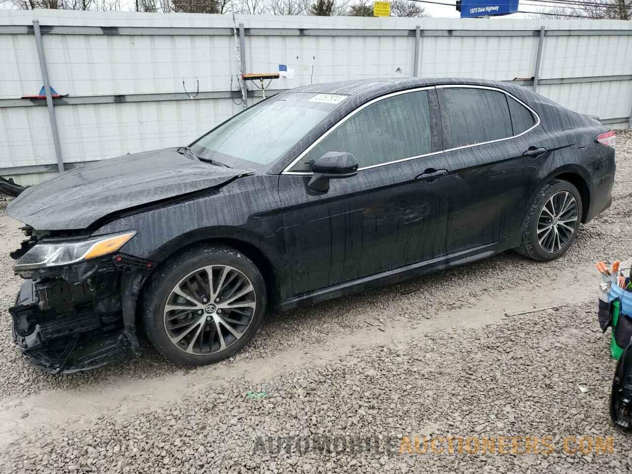 4T1B11HK0JU075854 TOYOTA CAMRY 2018