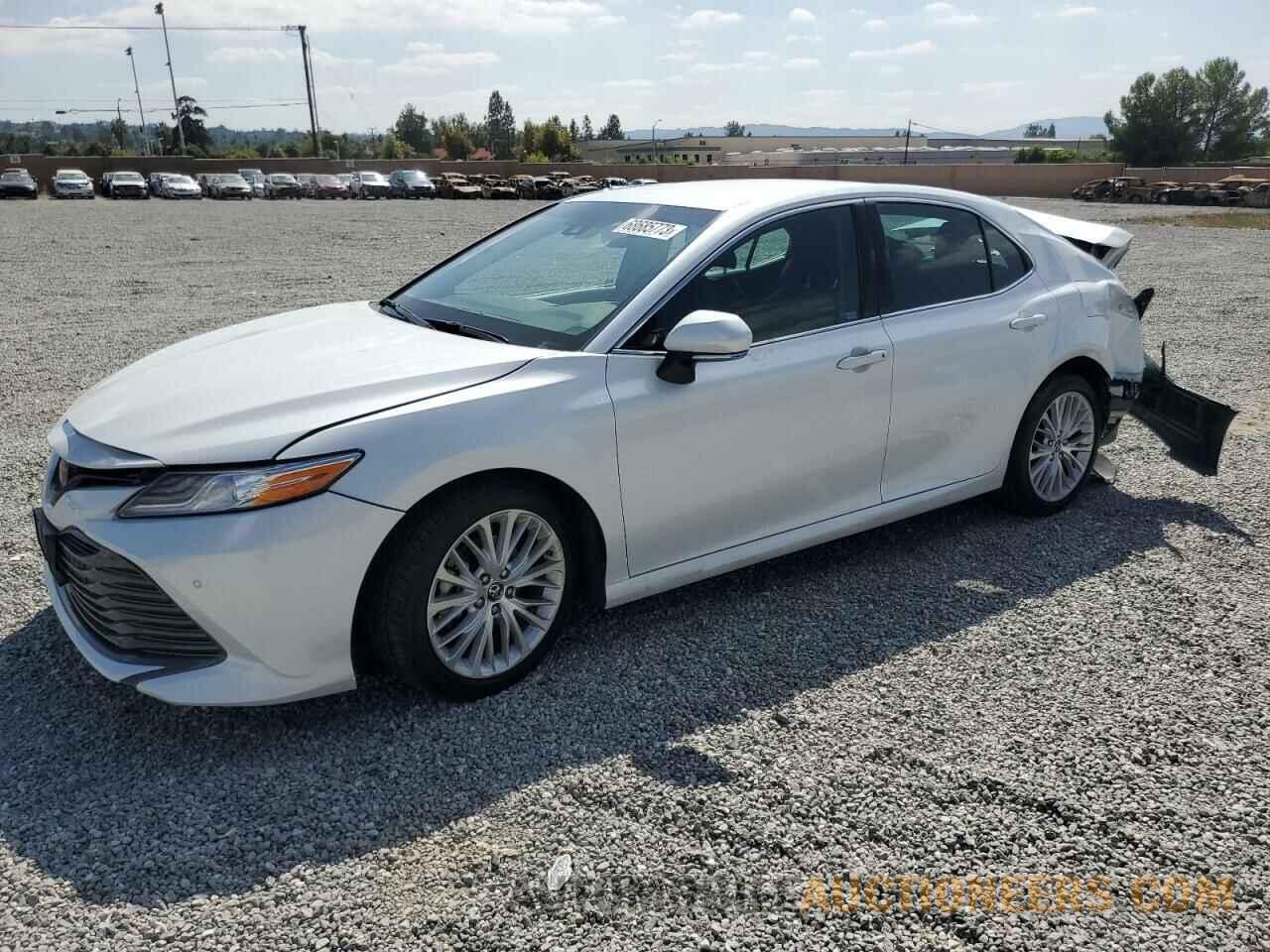 4T1B11HK0JU077474 TOYOTA CAMRY 2018