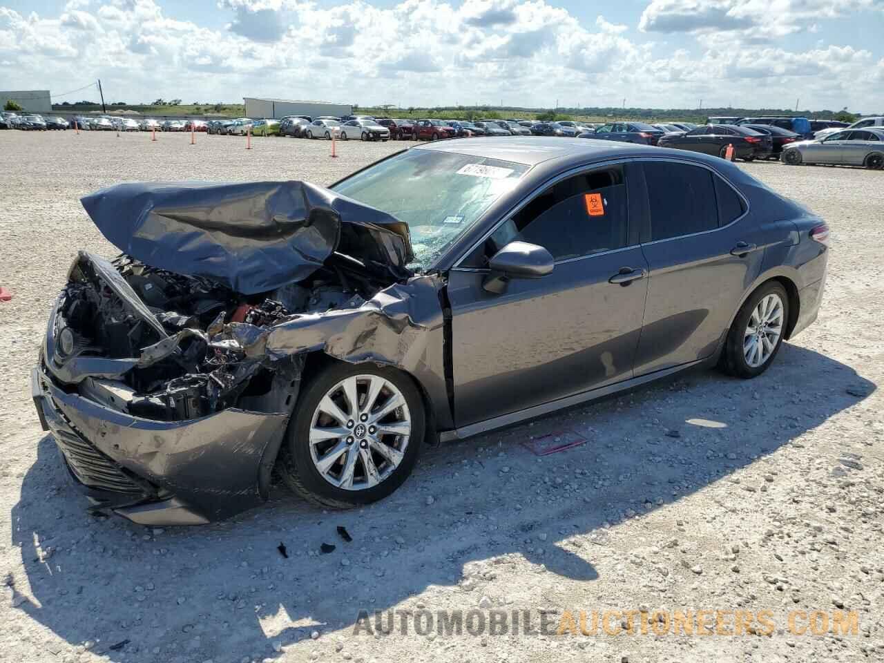 4T1B11HK0JU078303 TOYOTA CAMRY 2018