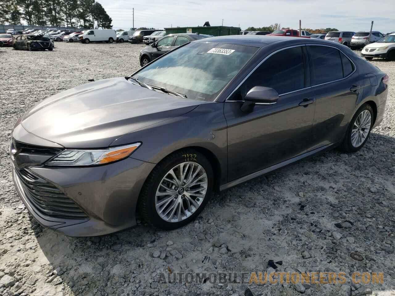 4T1B11HK0JU078365 TOYOTA CAMRY 2018