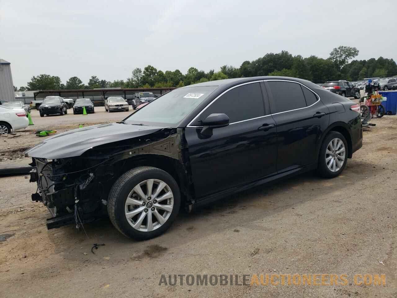 4T1B11HK0JU080553 TOYOTA CAMRY 2018