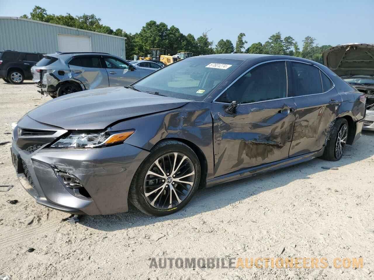 4T1B11HK0JU081668 TOYOTA CAMRY 2018