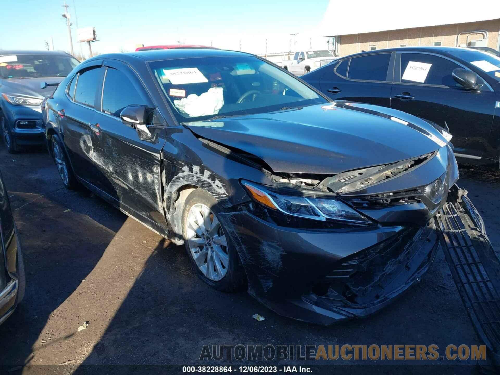 4T1B11HK0JU083789 TOYOTA CAMRY 2018