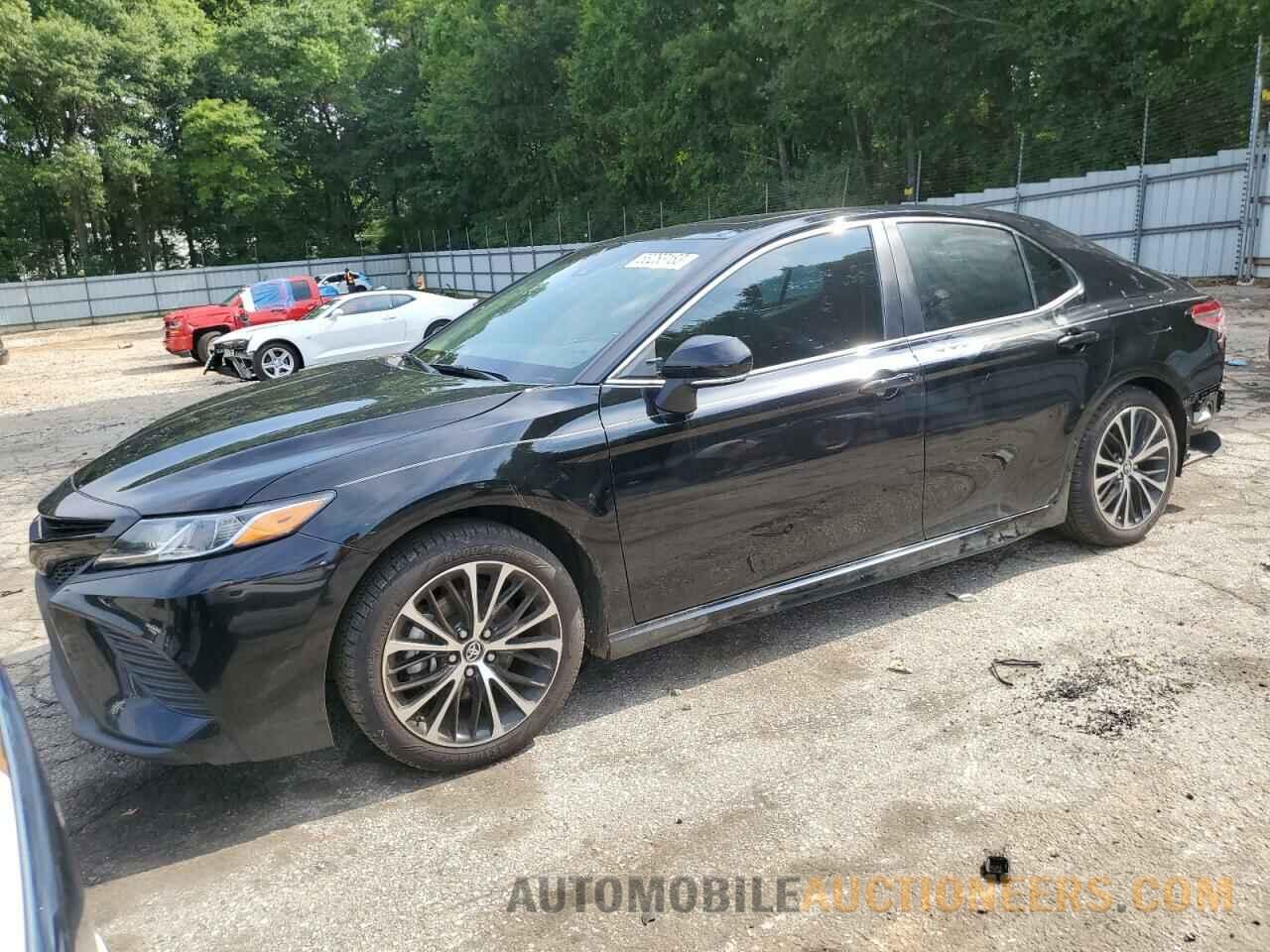 4T1B11HK0JU084067 TOYOTA CAMRY 2018