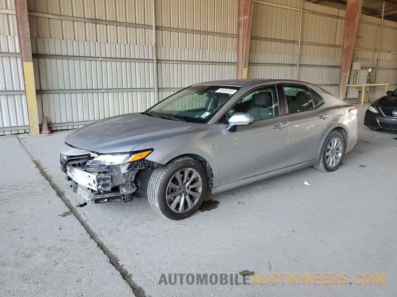 4T1B11HK0JU084926 TOYOTA CAMRY 2018