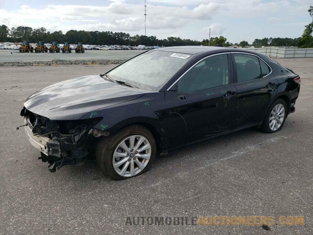 4T1B11HK0JU088247 TOYOTA CAMRY 2018