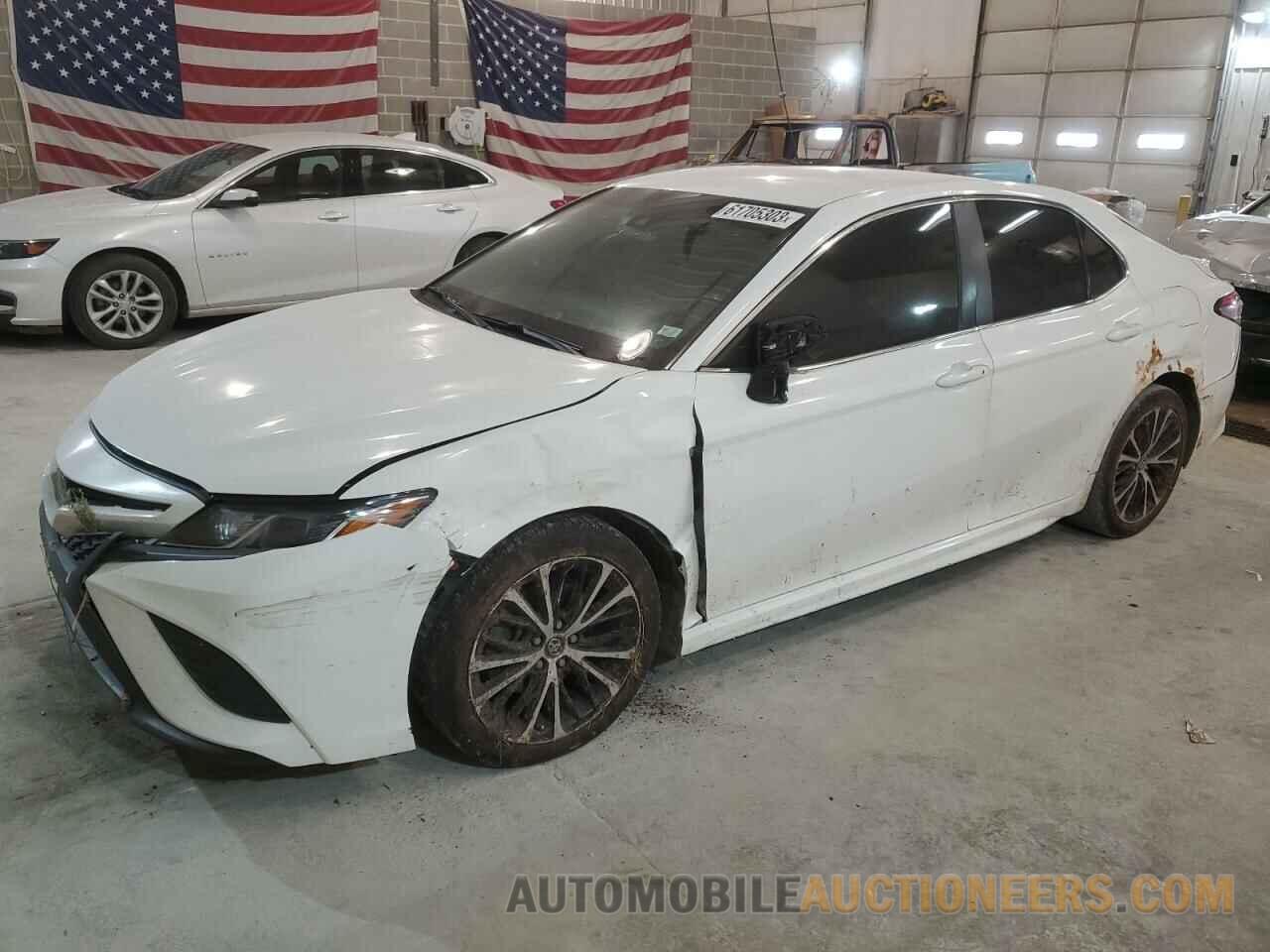 4T1B11HK0JU089026 TOYOTA CAMRY 2018