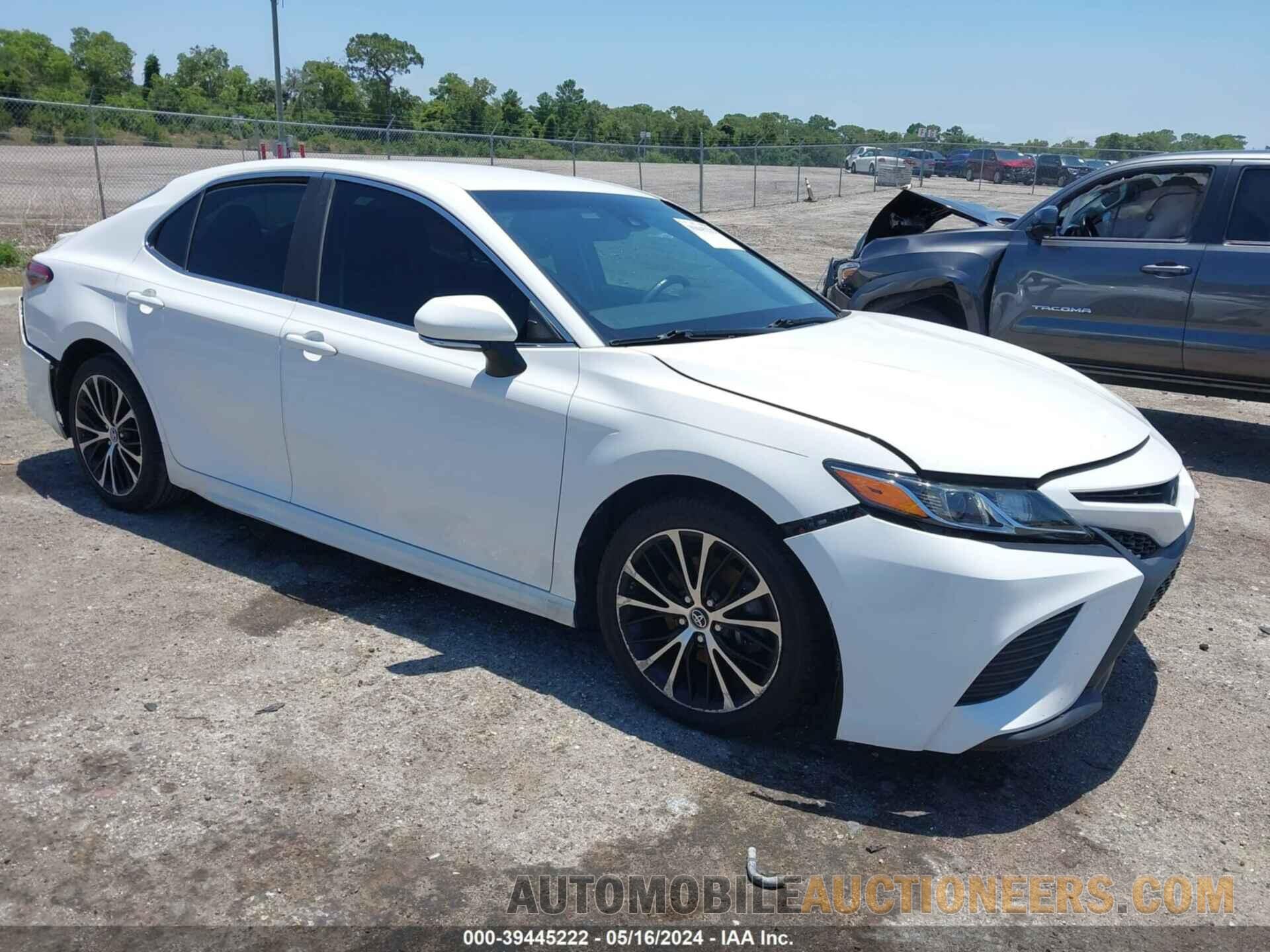 4T1B11HK0JU091391 TOYOTA CAMRY 2018