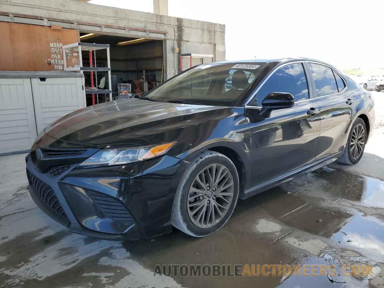 4T1B11HK0JU092525 TOYOTA CAMRY 2018