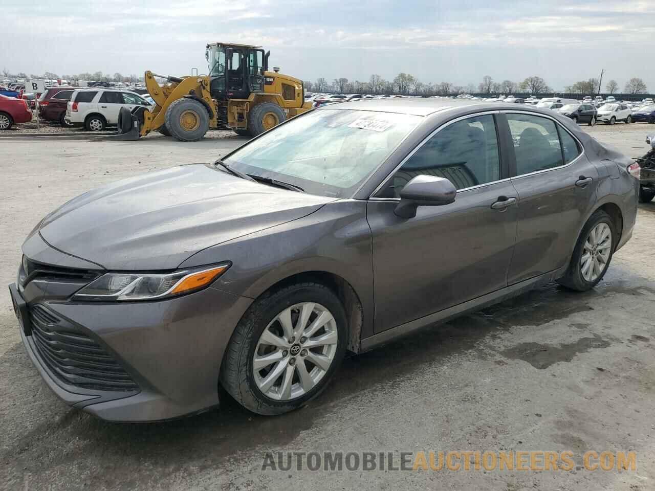 4T1B11HK0JU098194 TOYOTA CAMRY 2018