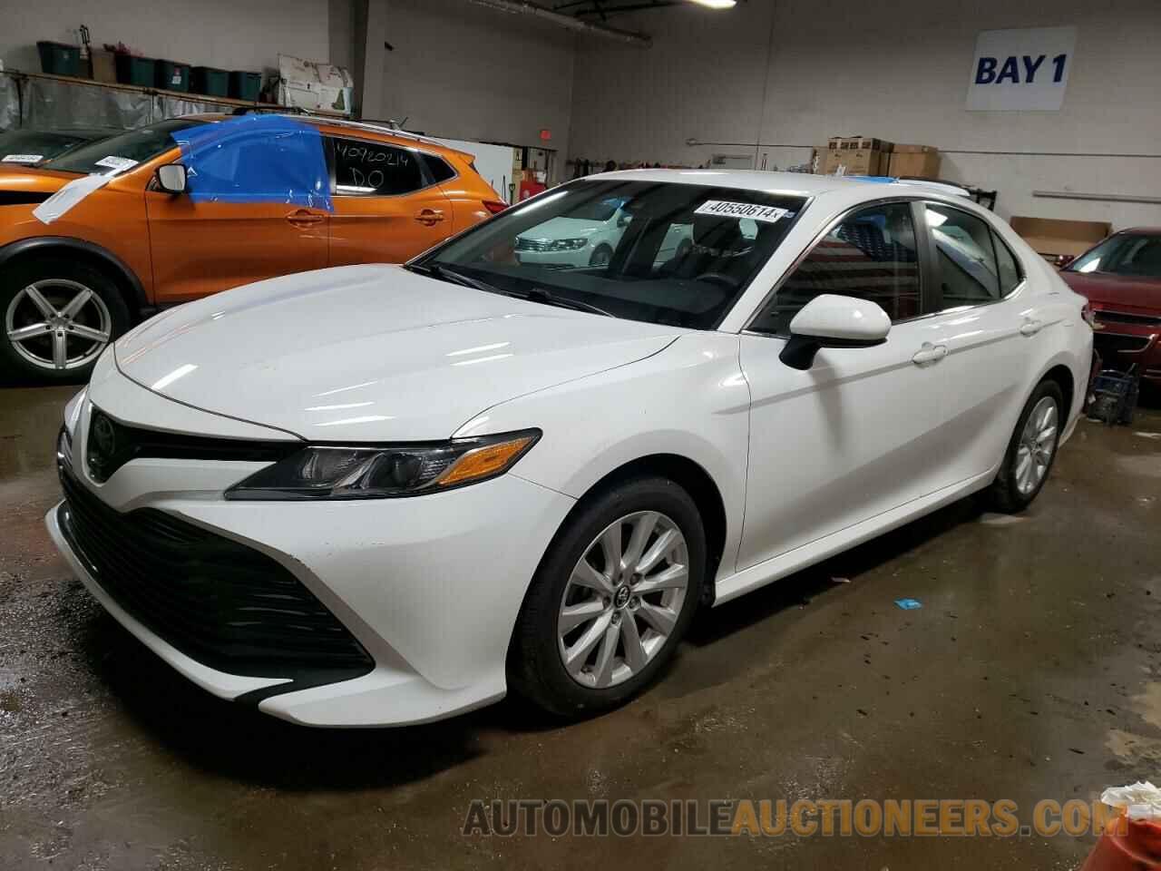 4T1B11HK0JU103216 TOYOTA CAMRY 2018