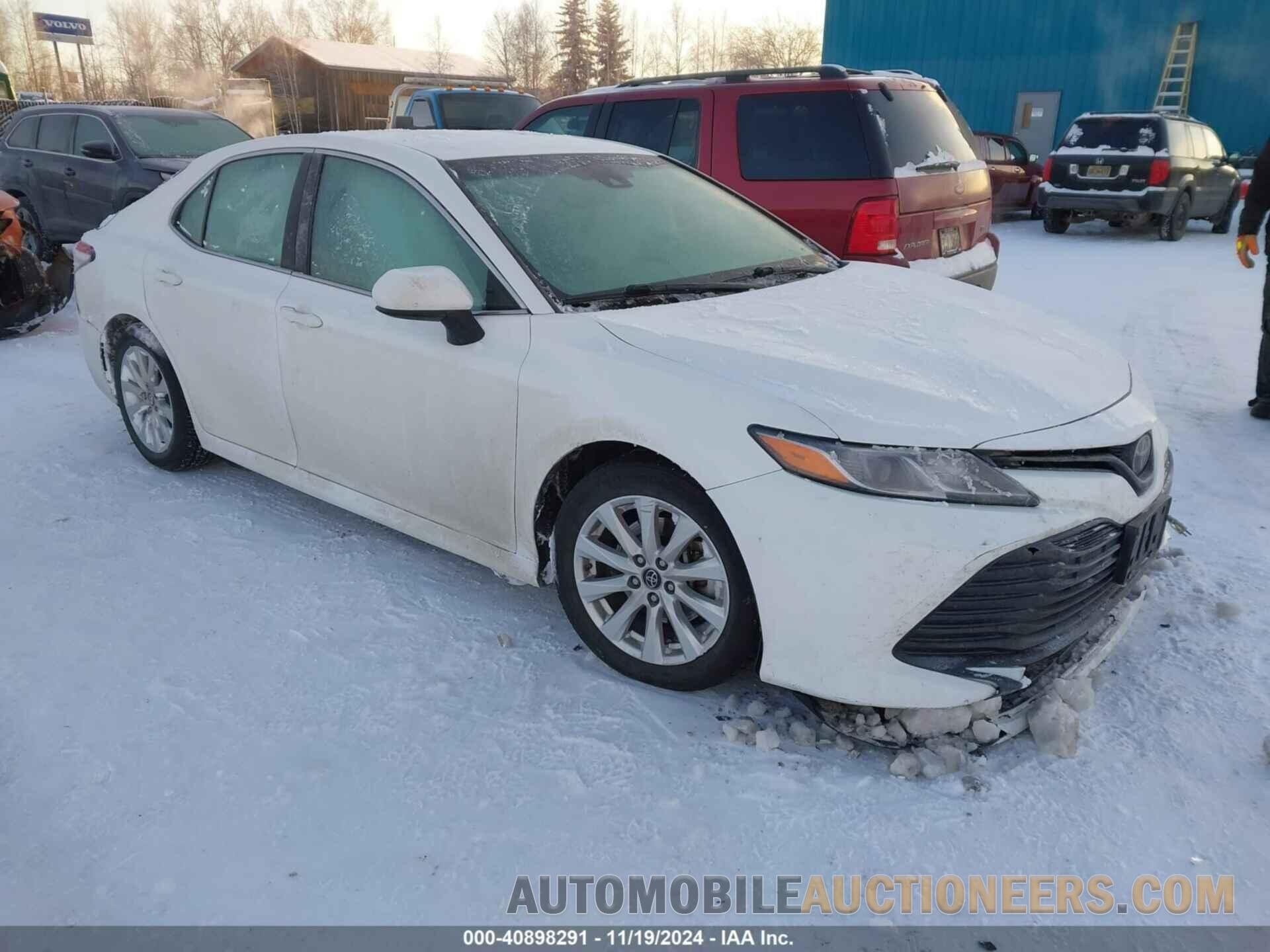 4T1B11HK0JU106634 TOYOTA CAMRY 2018