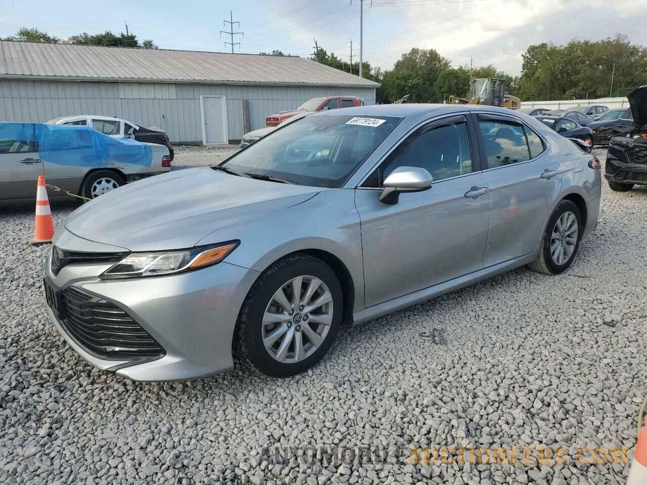 4T1B11HK0JU108559 TOYOTA CAMRY 2018