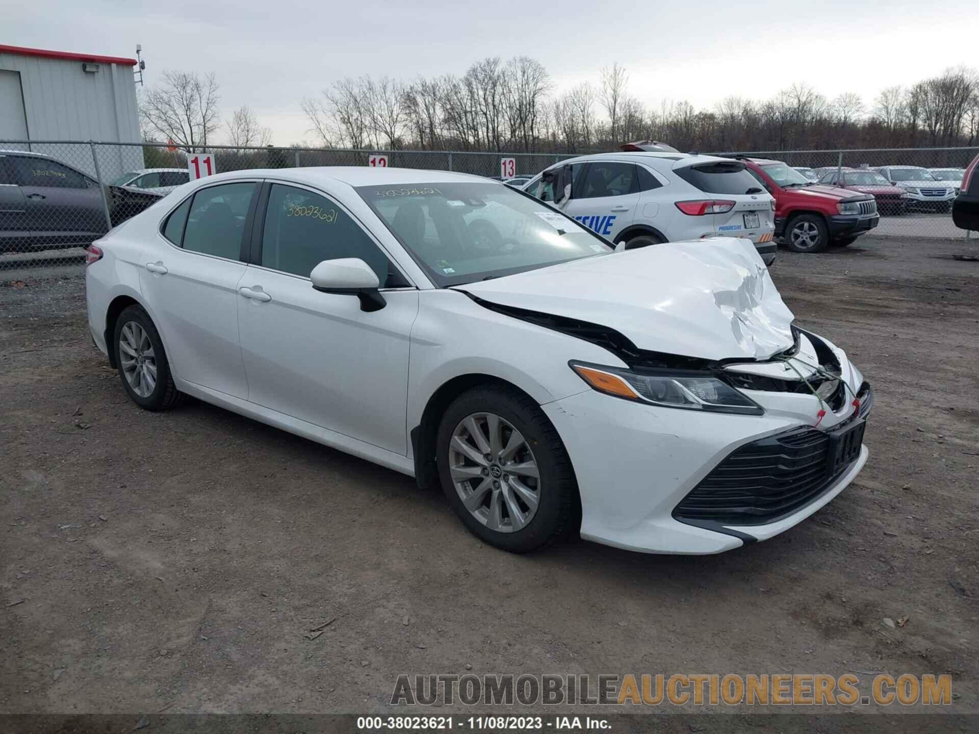 4T1B11HK0JU108996 TOYOTA CAMRY 2018