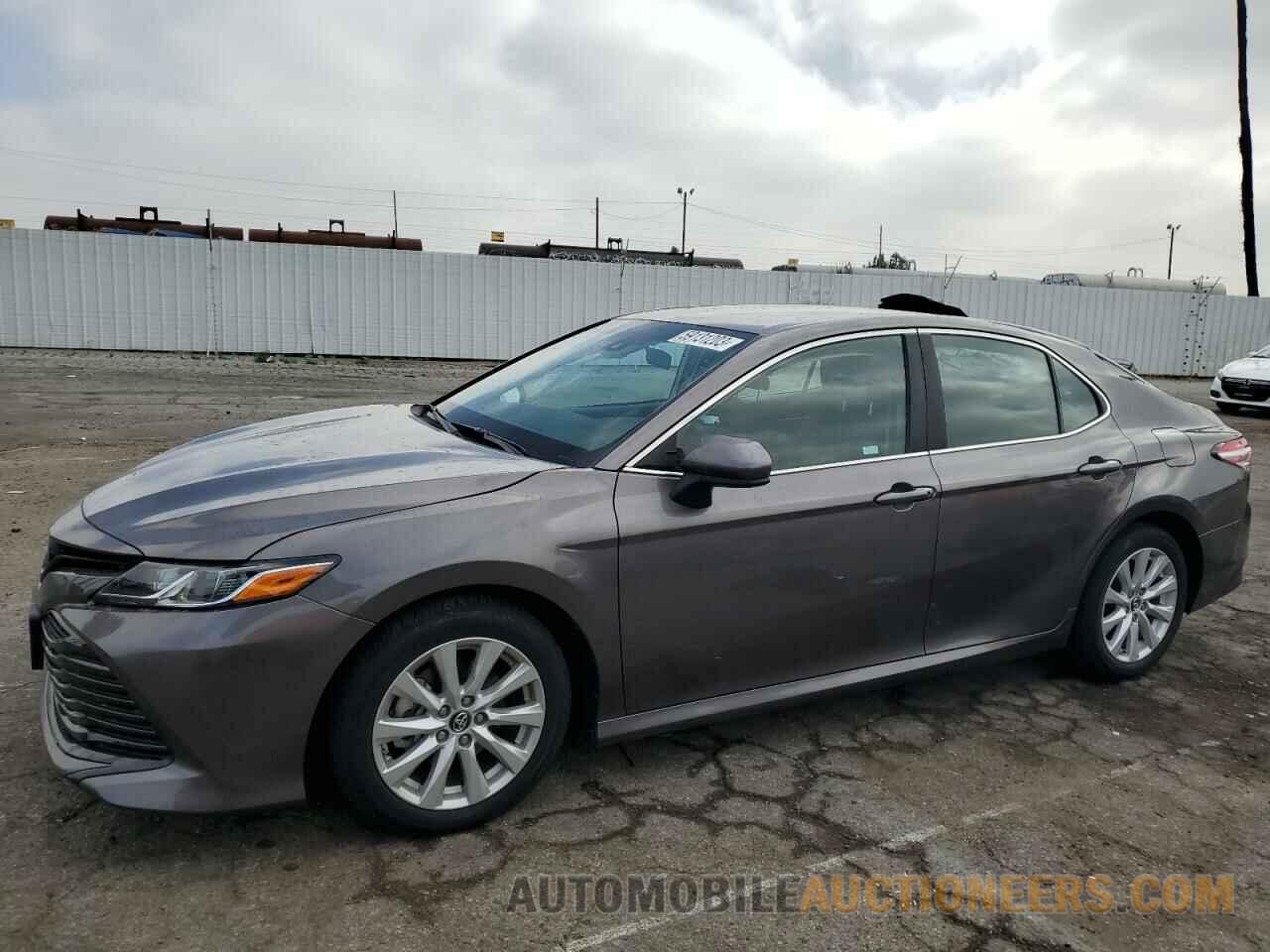 4T1B11HK0JU109419 TOYOTA CAMRY 2018