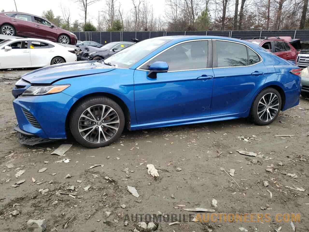 4T1B11HK0JU111882 TOYOTA CAMRY 2018