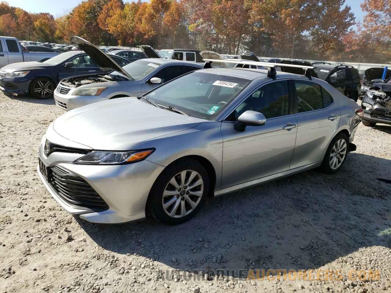 4T1B11HK0JU112305 TOYOTA CAMRY 2018