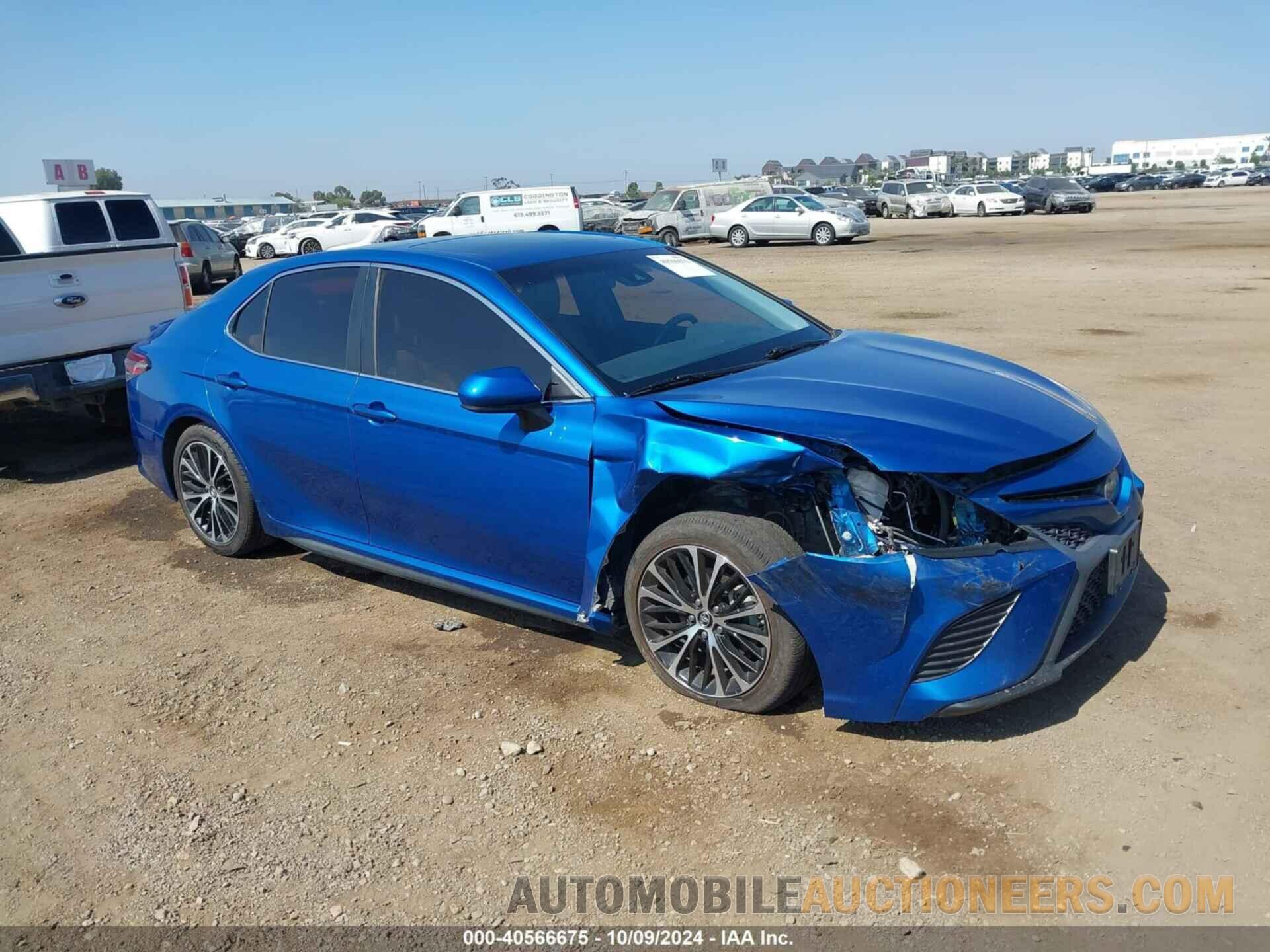 4T1B11HK0JU113714 TOYOTA CAMRY 2018