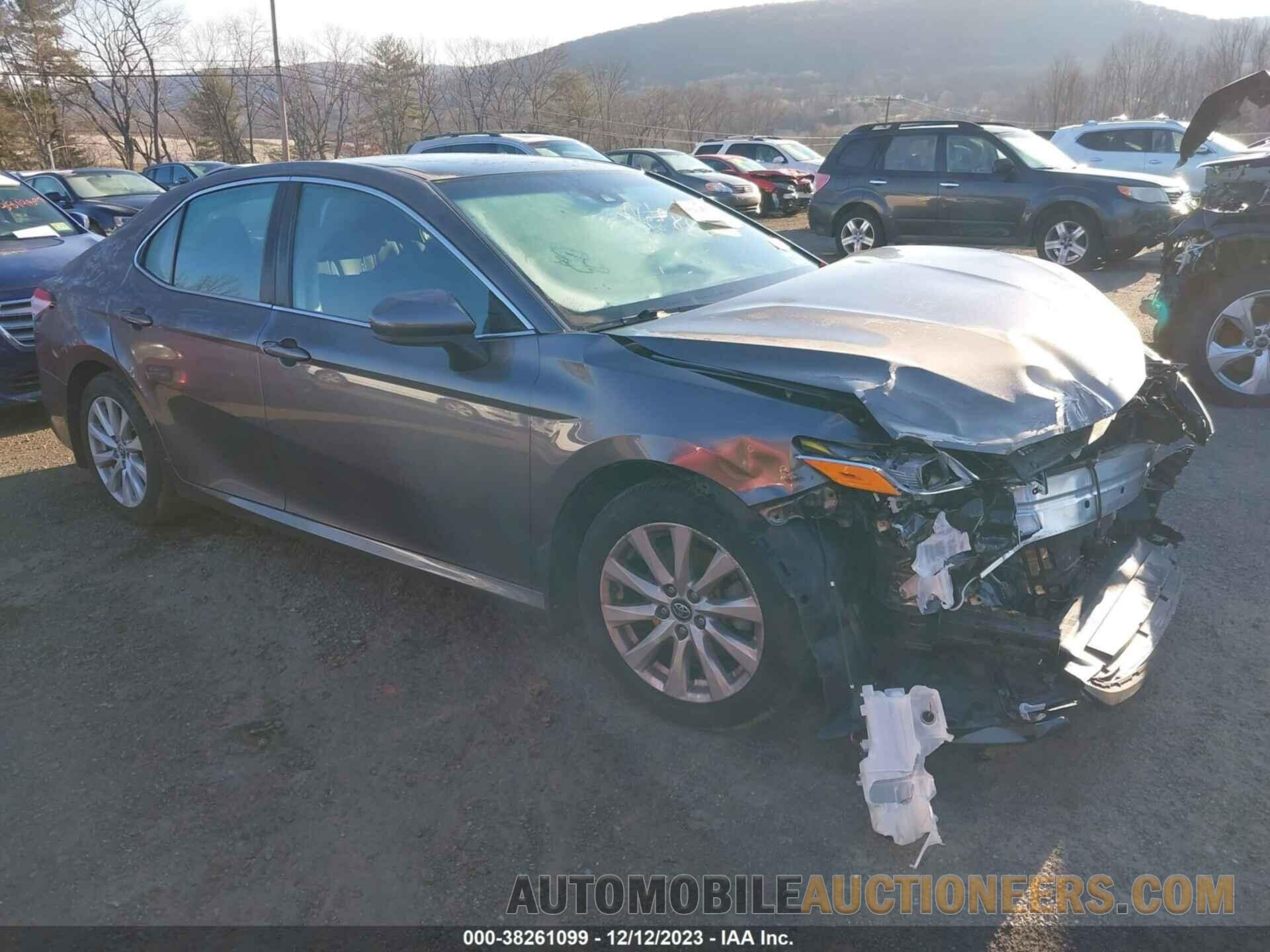 4T1B11HK0JU116399 TOYOTA CAMRY 2018