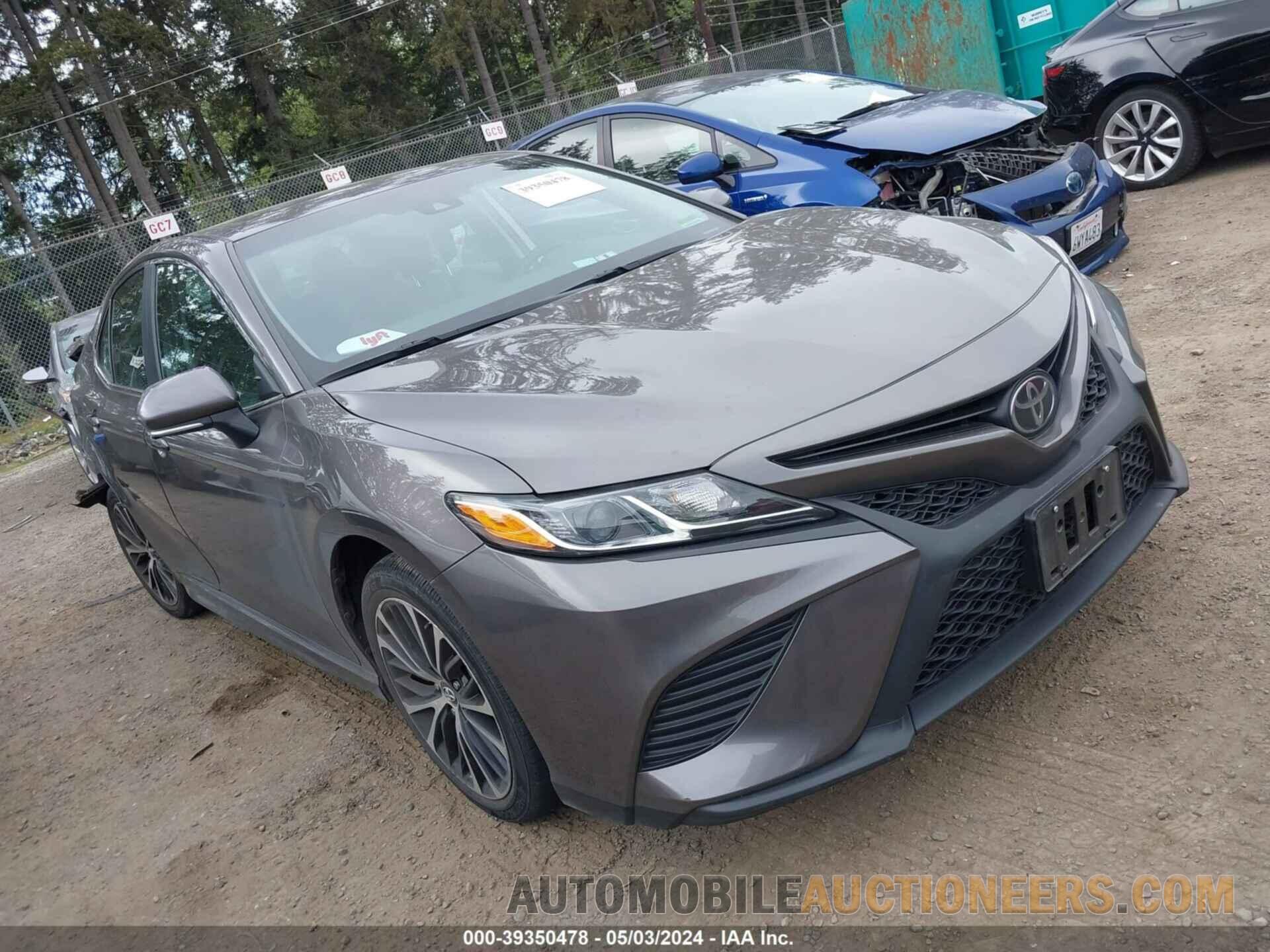 4T1B11HK0JU117021 TOYOTA CAMRY 2018