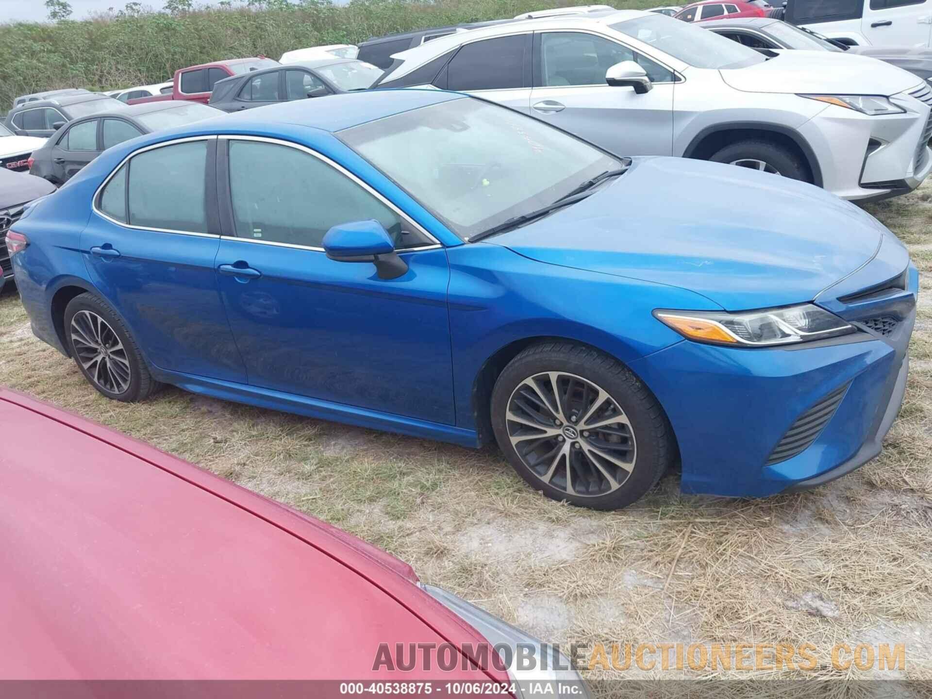 4T1B11HK0JU118959 TOYOTA CAMRY 2018