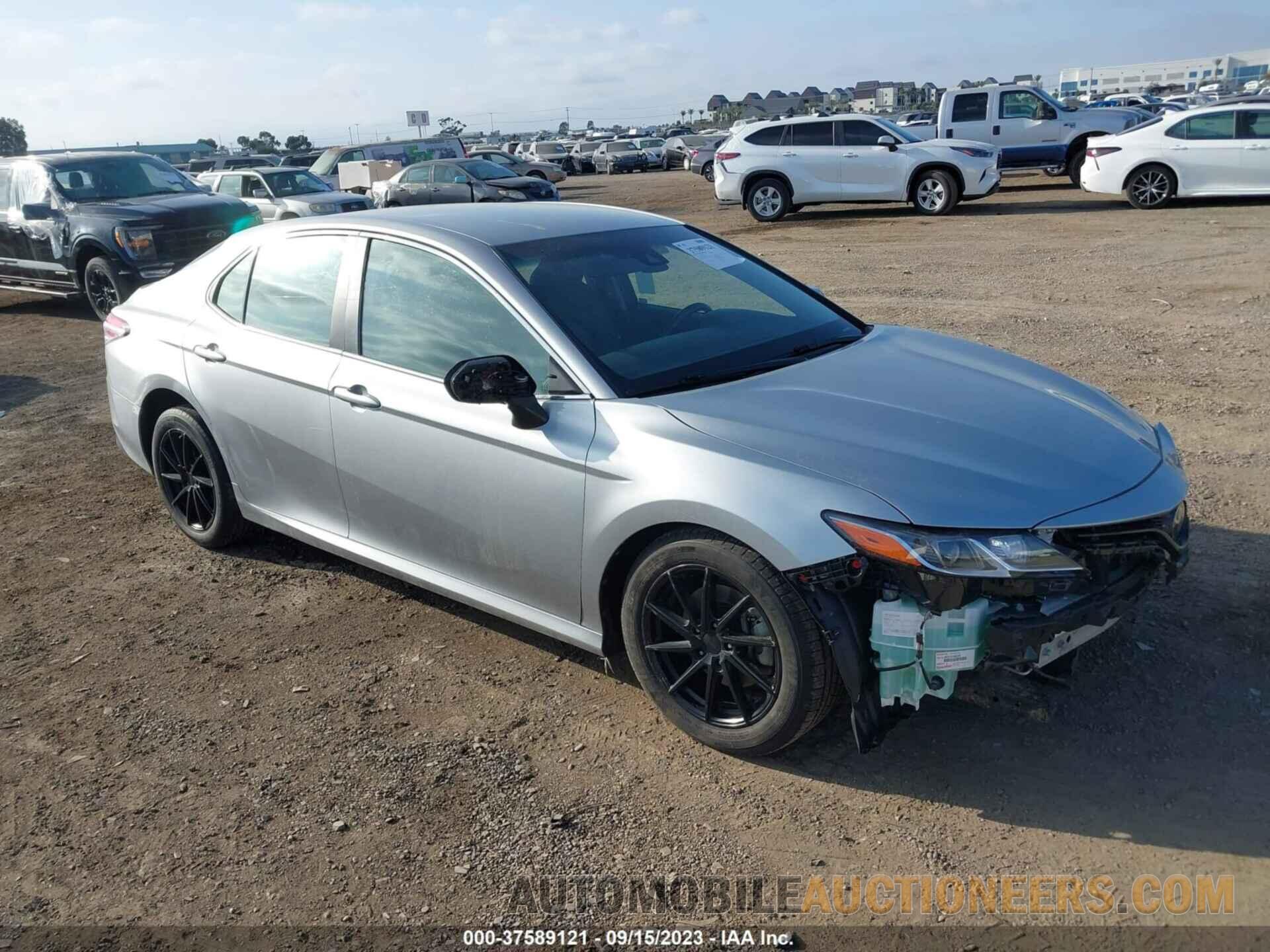 4T1B11HK0JU127371 TOYOTA CAMRY 2018