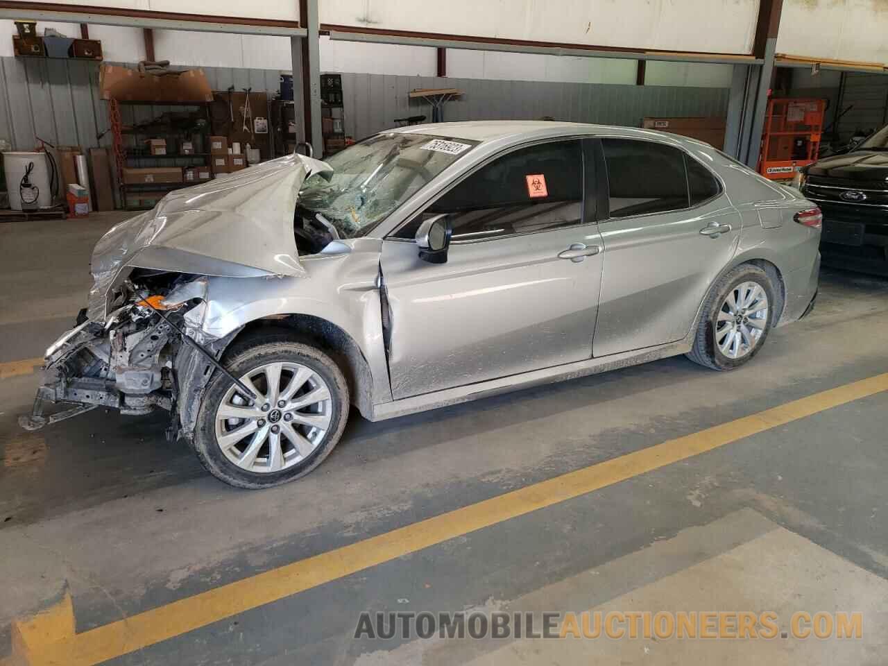 4T1B11HK0JU128357 TOYOTA CAMRY 2018