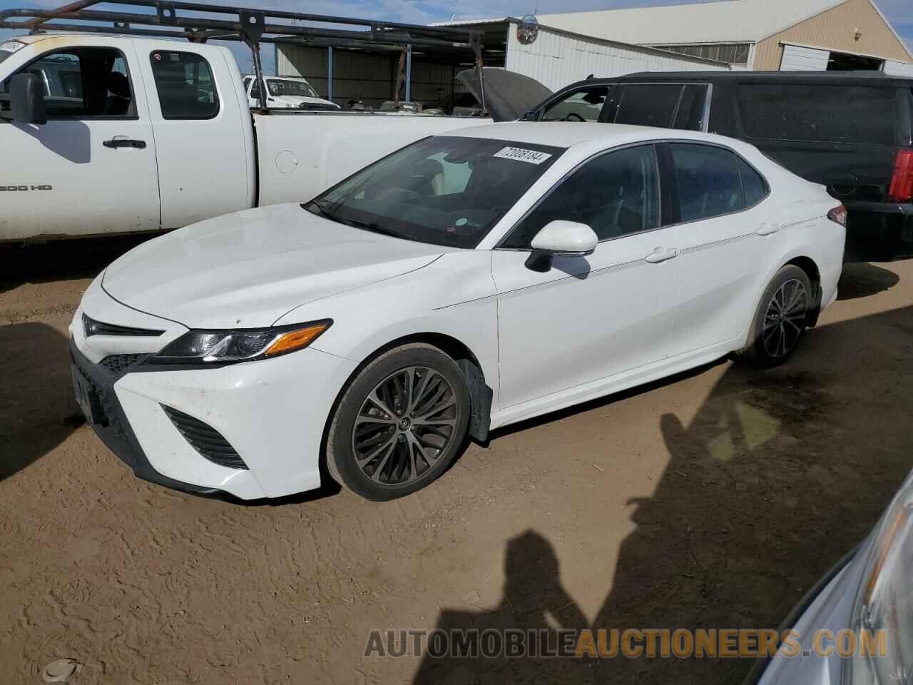 4T1B11HK0JU129055 TOYOTA CAMRY 2018