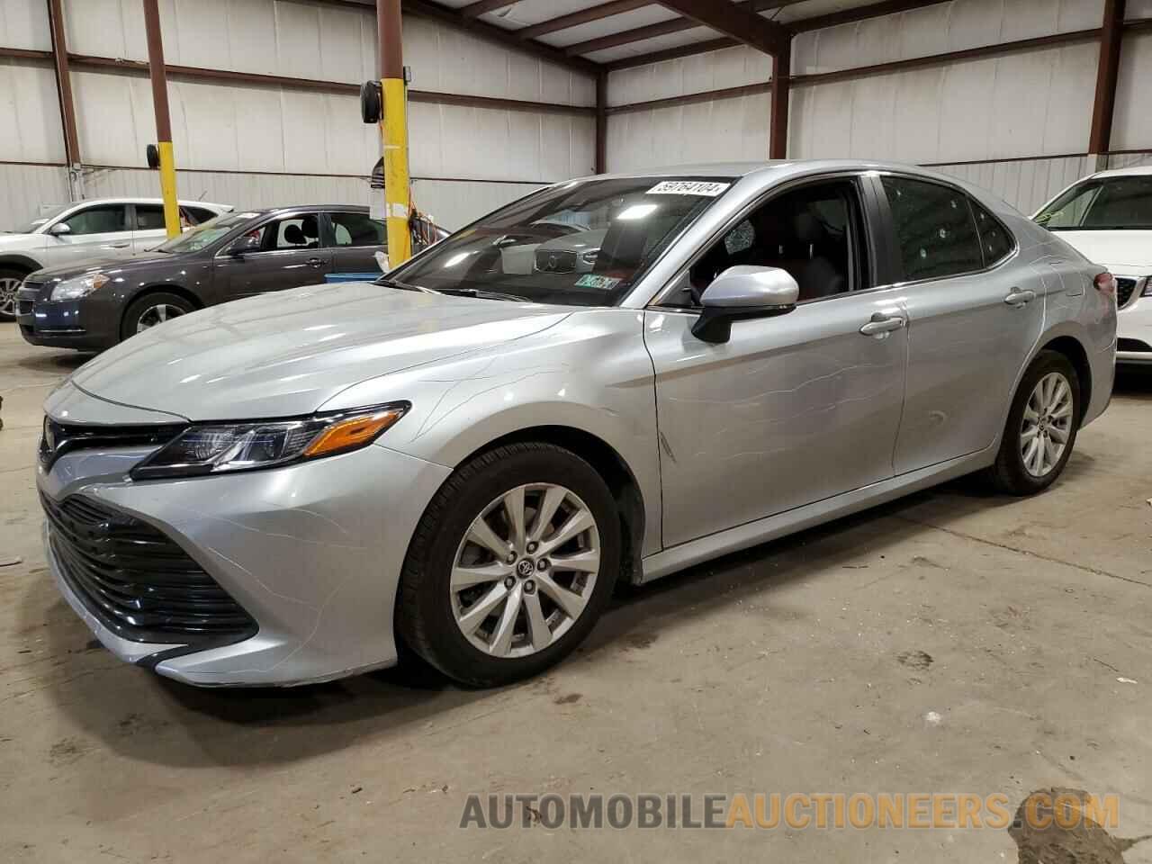 4T1B11HK0JU132845 TOYOTA CAMRY 2018