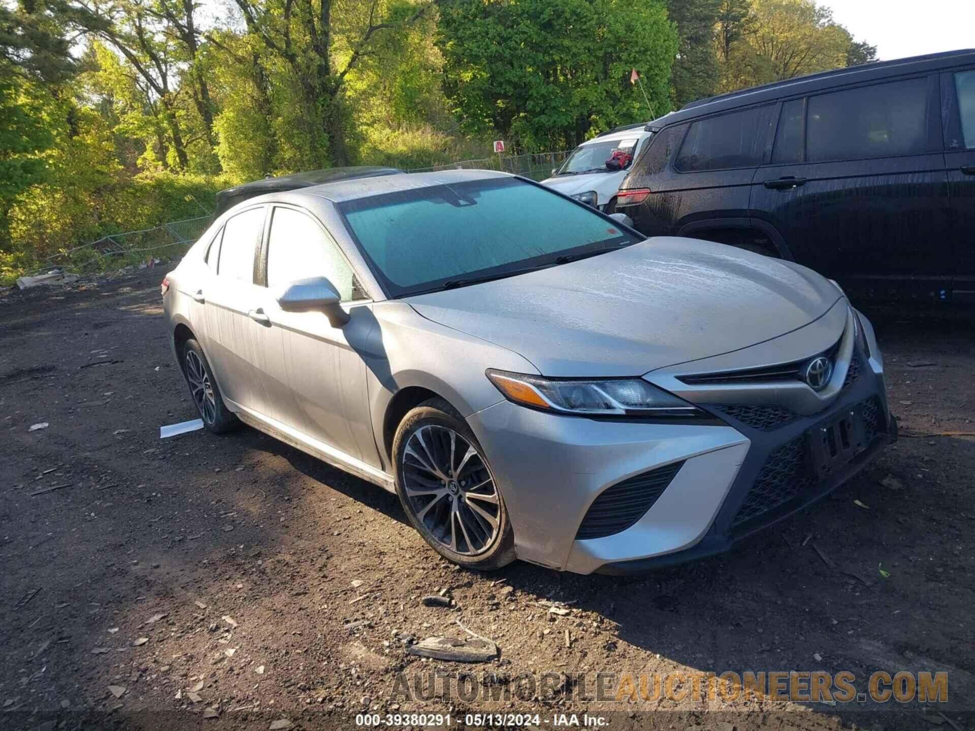 4T1B11HK0JU133221 TOYOTA CAMRY 2018