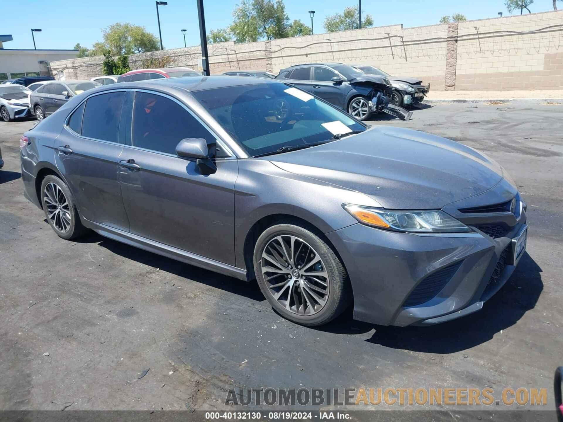 4T1B11HK0JU135423 TOYOTA CAMRY 2018