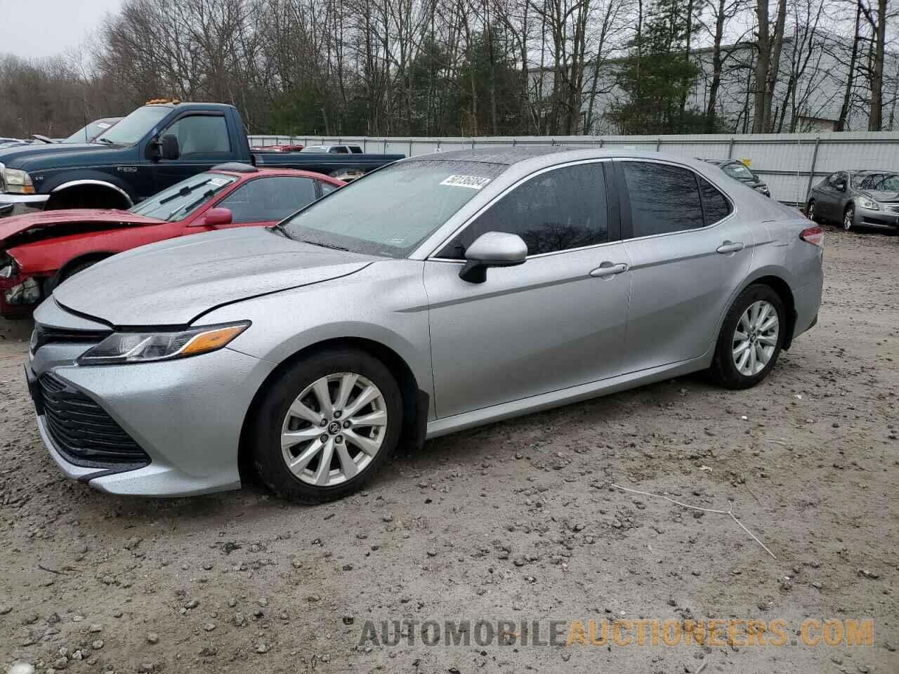 4T1B11HK0JU135907 TOYOTA CAMRY 2018