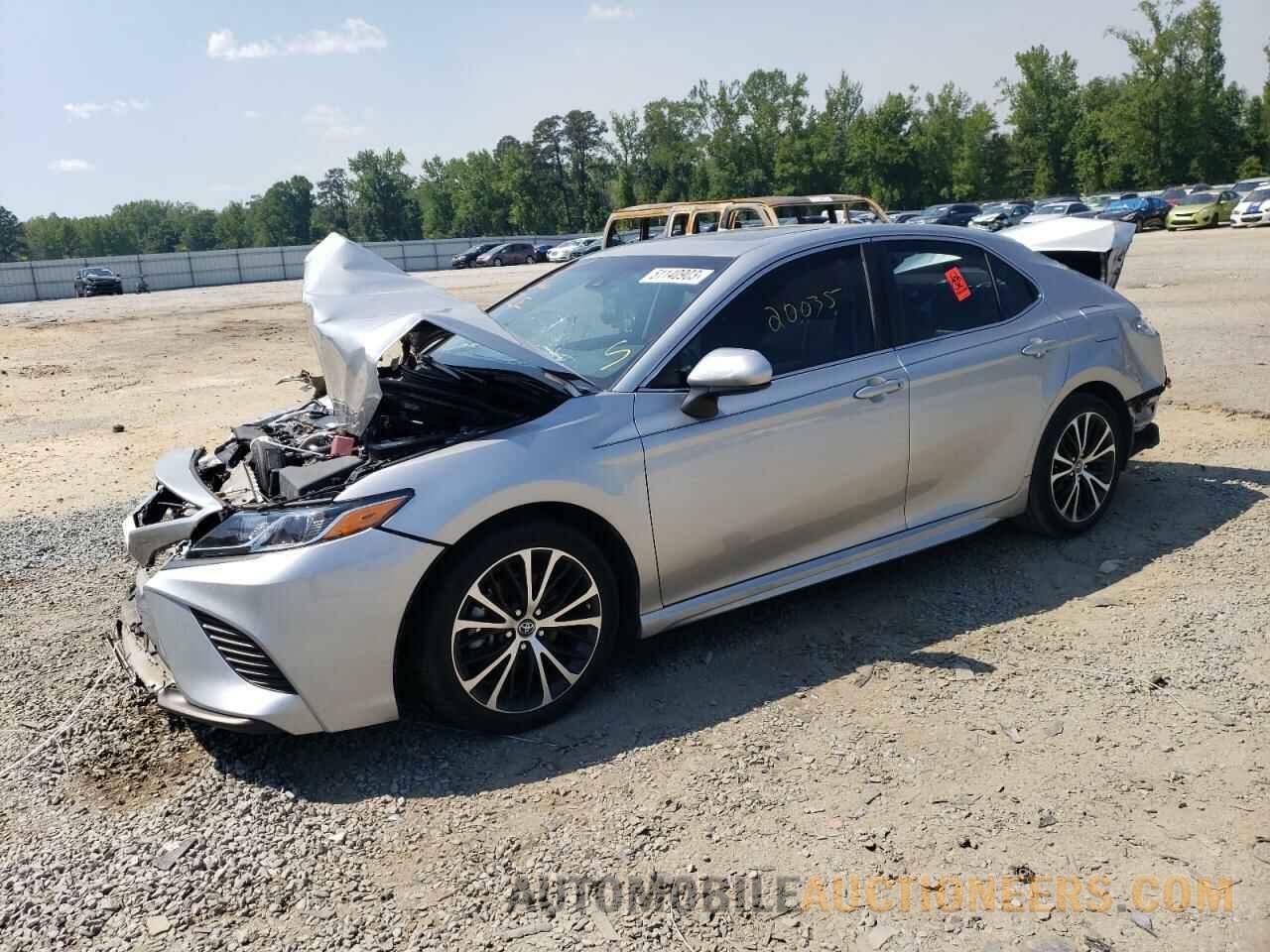 4T1B11HK0JU136815 TOYOTA CAMRY 2018