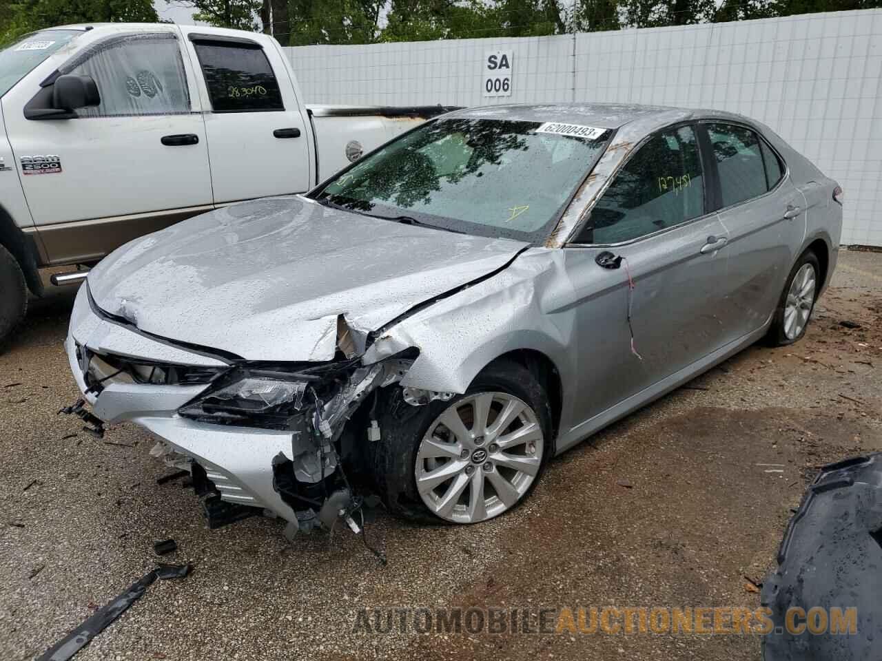 4T1B11HK0JU138791 TOYOTA CAMRY 2018