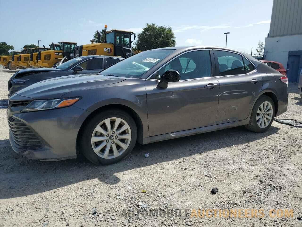 4T1B11HK0JU143036 TOYOTA CAMRY 2018