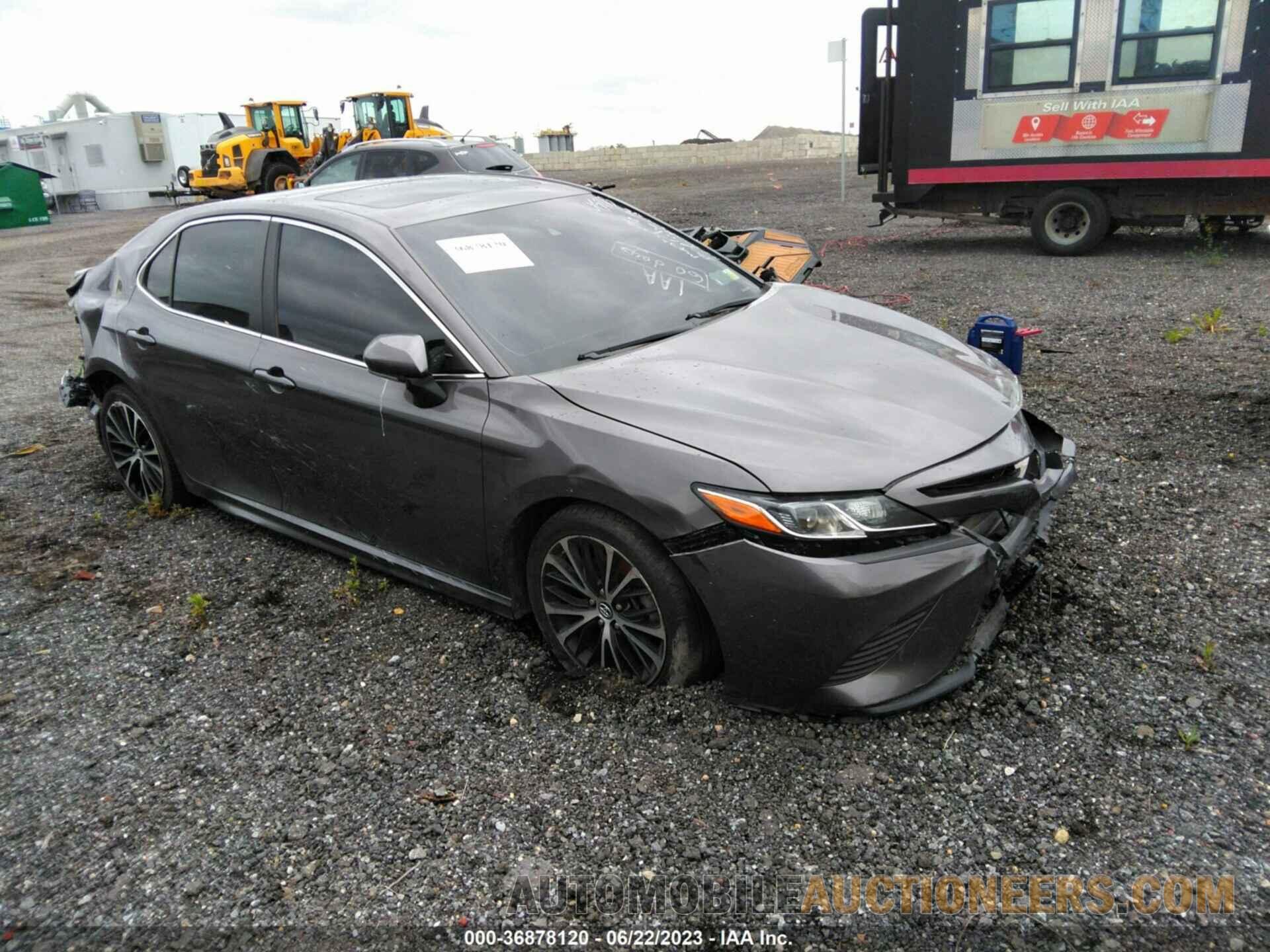 4T1B11HK0JU145773 TOYOTA CAMRY 2018